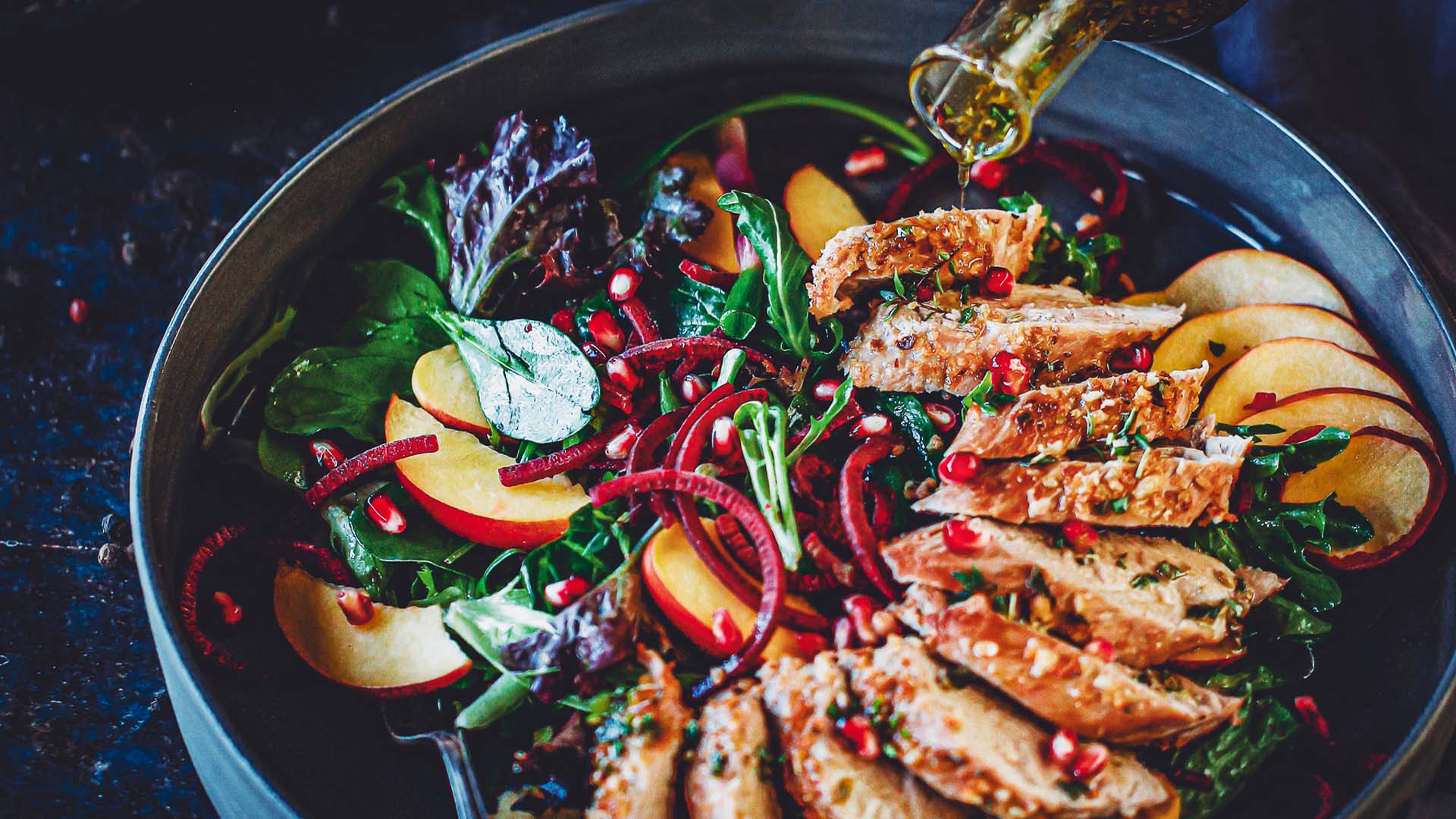 Summer salad with pan-fried pork